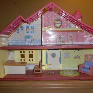 Bluey Family Home House Pack and Go Playset Dollhouse W/some furniture